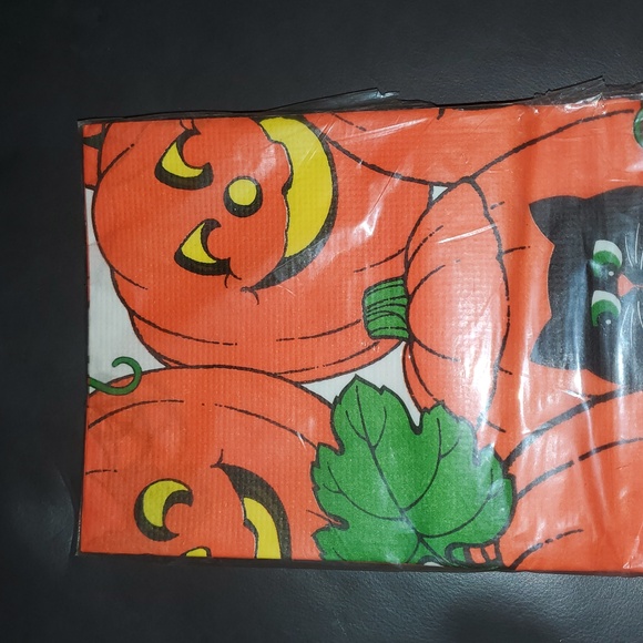 Vintage Hallmark Halloween Table Cover with Orange Pumpkins and Black Cat Design - Picture 4 of 7